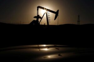 Petróleo Dispara 4% enquanto Wall Street Afunda após Ataque dos EUA ao Irã!