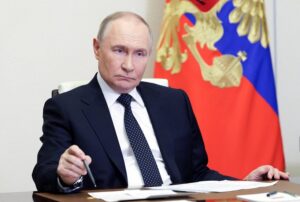 Putin alerta Netanyahu: Diplomacia é a chave para a crise nuclear do Irã!