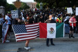 Ruas em Chamas: A Revolta Popular Contra Trump Explode nos EUA!