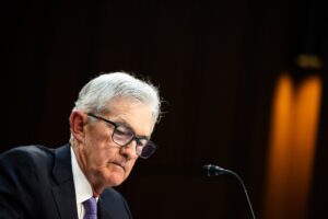 Fed em julho: Chances de corte de juros despencam após declarações bombásticas de Powell!