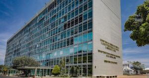 Brasil em Crise: BPC Terá Mais Que Dobro de Beneficiários Até 2060!