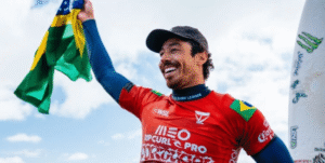 Yago Dora Conquista Trestles e Assume Vice-Liderança na Liga Mundial de Surfe!