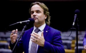 Eros Biondini Lança Emenda Polêmica para Proteger Bitcoin e Criptos!