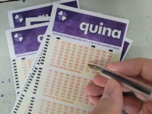 Quina surpreende com prêmio de R$ 696 mil; descubra os números vencedores!