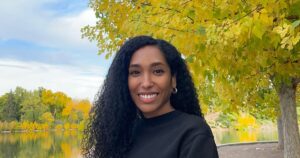 Salários Resistem, Mas Políticas de Trump Desgastam o Sonho Americano!