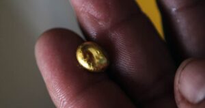 Ouro: O Novo Desafiante Que Pode Abalar o Domínio do Dólar!