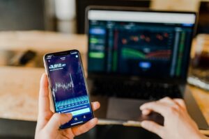 Ibovespa despenca para menos de 137 mil: perda pesada de 0,18%!