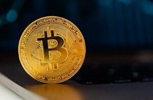 Bitcoin se afiança como refúgio seguro após crise e vendas avassaladoras!