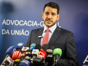 AGU exige ao STF investigação de “insider trading” antes da tarifa de Trump ao Brasil!