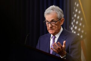Trump insiste: Powell deve sair agora ou enfrentar as consequências!