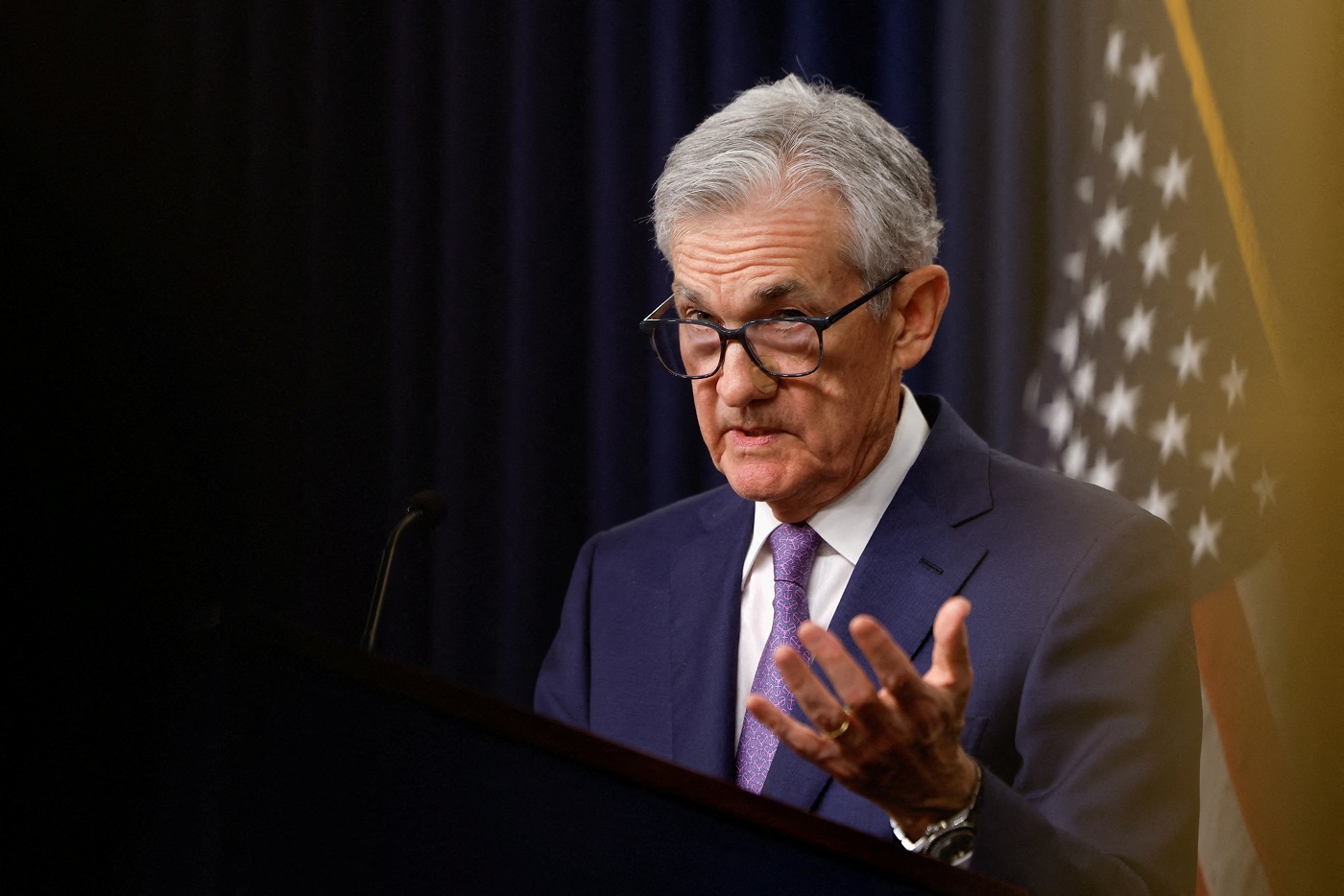 Trump insiste: Powell deve sair agora ou enfrentar as consequências! 1 2024 07 09T150649Z 1 LYNXMPEK680LU RTROPTP 4 MACRO EUA POWELL RISCOS