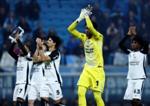 Corinthians Intensifica Treinos e Hugo Souza Comemora um Ano de Conquistas!