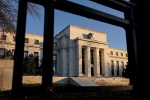 Fed ignora pressão de Trump e desafia dois membros ao manter juros!