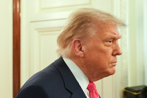 2025 06 26T203125Z 195818628 RC2KAFASDLRV RTRMADP 3 USA TRUMP