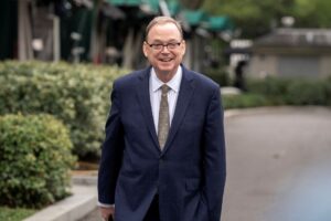 Última Chance: Tarifas expiram em 1º de agosto, alerta Kevin Hassett!