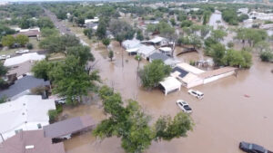 Tragédia no Texas: 24 vidas perdidas e 23 meninas desaparecidas em acampamento!