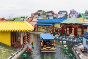 A China Ganha Mais um Gigante: Abertura da Maior Legoland do Mundo!