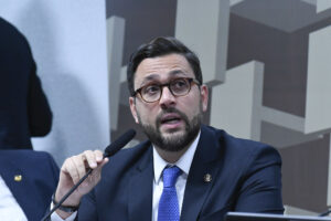 CVM em Crise: Presidente Renuncia Dois Anos Antes do Final do Mandato!