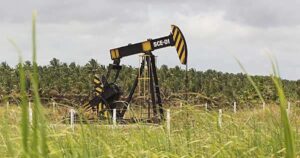 Urgente: Reduzir a Dependência do Petróleo é Essencial para uma Transição Energética Justa!