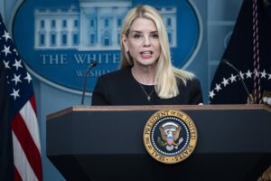 Trump Admitiu: Sem Provas nos ‘Arquivos Epstein’!