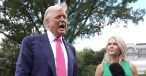 Tarifaço de Trump: Economistas Alertam para Crise Agravada!