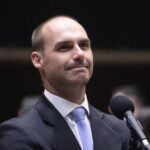 Eduardo Bolsonaro É AFASTADO pela PF: Faltas Injustificadas Reveladas! 4 CRA5WX3WNBBJ5EXSOXTUZNOSX4