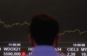 Ibovespa Futuro Cai Levemente: Tensões Comerciais e Bolsonaro em Foco!