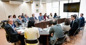 Gigantes da tecnologia enfrentam cobrança fiscal iminente após investida de Trump!