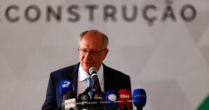 Urgente: Alckmin promete luta feroz contra tarifas de Trump em encontro com empresários!
