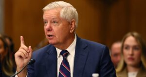 Senador americano alerta: “100% de imposto se Brasil continuar adquirindo petróleo russo!”