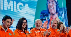 Lula Clama pelo Fim dos Combustíveis Fósseis, Mas Resiste a Entregar o Petróleo!