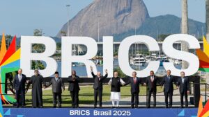 BRICS em Alerta: Criptomoedas Sob a Sombra da Ameaça de Trump!