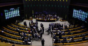 Urgência no Congresso: STF Pode Anular Aumento do IOF de Lula!