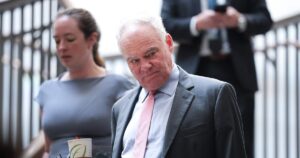 Alerta Máximo: Senador Tim Kaine Desafia Taxação ao Brasil antes da Ordem de Trump!