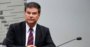 Senadores Brasileiros Enfrentam Boicote de Eduardo Bolsonaro em Reunião Tensa com Parlamentares dos EUA!