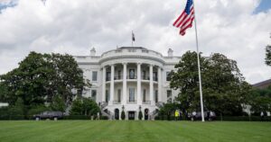 Tarifas Bombásticas: Casa Branca Revela Novos Impostos para Vários Países!