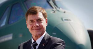 CEO da Embraer Desvenda Diálogos Bombásticos com os EUA e Aposta em Negociações!