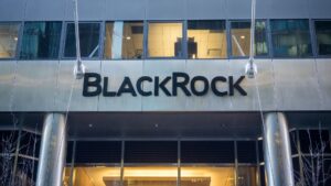 BlackRock ultrapassa a impressionante marca de 700.000 bitcoins!
