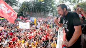 Protestos Explodem: Esquerda Desvia Atenções de Bolsonaro para Taxar Ricos!