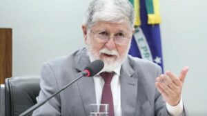 Brasil se cala diante dos EUA e exalta parceria, declara Celso Amorim!