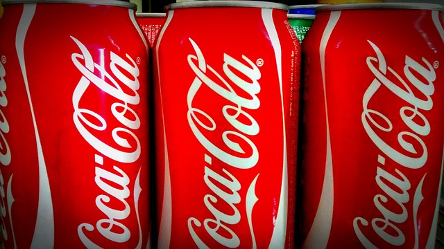 Trump revela chocante acordo para Coca-Cola adoçar com açúcar de cana nos EUA! 1 coca cola 2160843 640