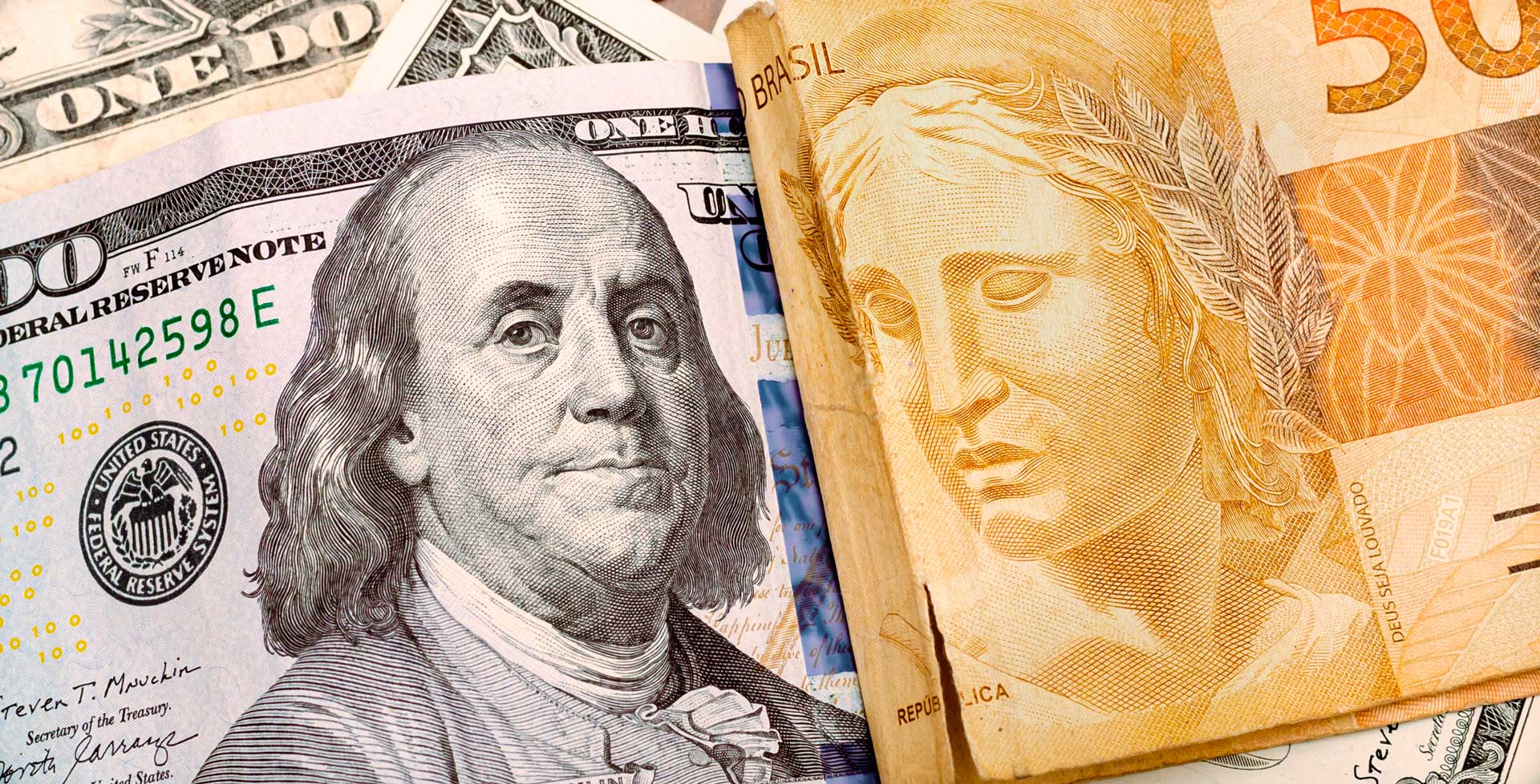Corretoras brasileiras veem volume duplicar com a alta explosiva do dólar e Bitcoin atingindo novo pico! 1 dolar e real brasileiro