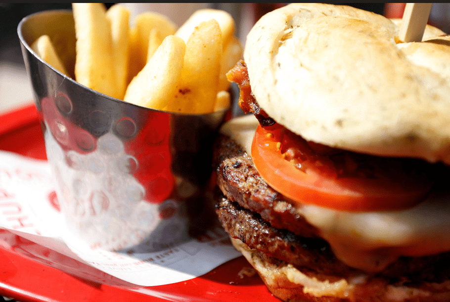 Preço do Hambúrguer nos EUA pode Explodir com Tarifa de Trump sobre o Brasil! 1 hamburguer