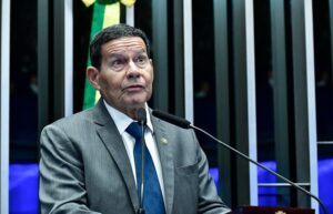Hamilton Mourão explode: ‘Trump não tem vez aqui!’