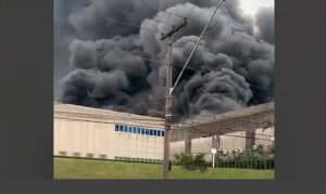 Fogo Devora Galpões Comerciais em Barueri!