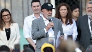 Gleisi Revela: Lula Enfrentará a Extrema-Direita e Trump em Debates Urgentes no Chile!