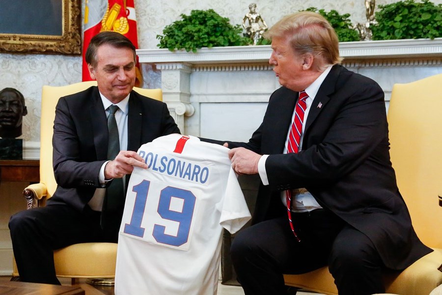 Bolsonaro Valoriza EUA Mesmo Após Terrível Tarifa de Trump! 1 jair bolsonaro e donald trump