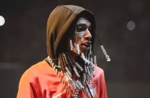 Rapper Oruam se entrega à polícia e choca o Rio!