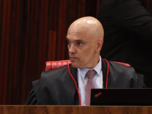 Moraes em Ação: Análise Urgente de Pedido de Liminar do IOF Mesmo no Recesso!