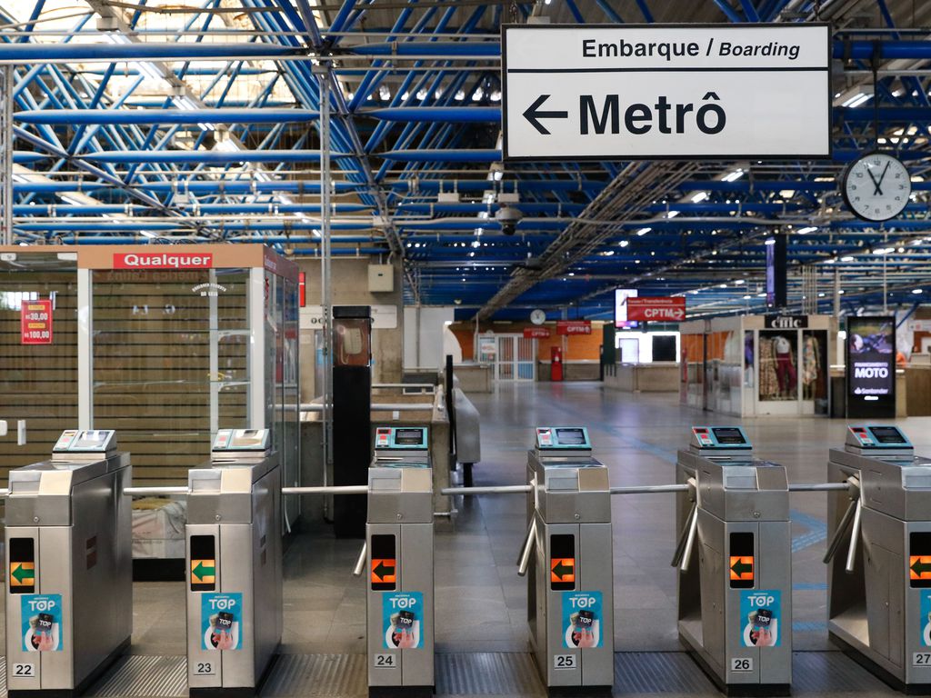 Caos na Estação Palmeiras-Barra Funda: Passageiros Revoltados com Superlotação! 1 20230323110140 mg 4634